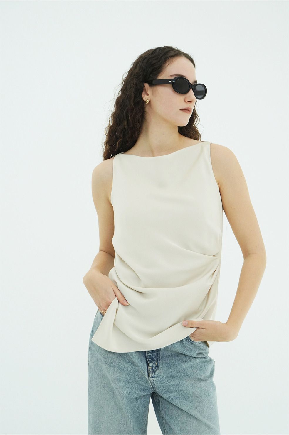 サテンドレープトップス - SATIN DRAPE TOPS (BEIGE)