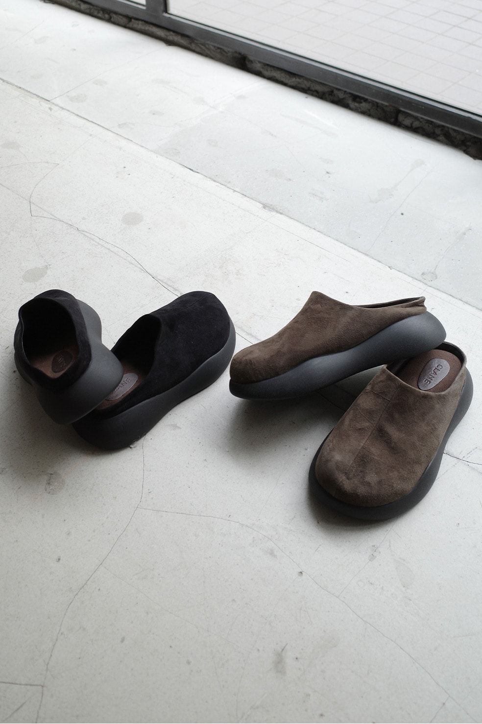 ボリュームソールシューズ - SUEDE PUFF SLIPONS (BLACK)