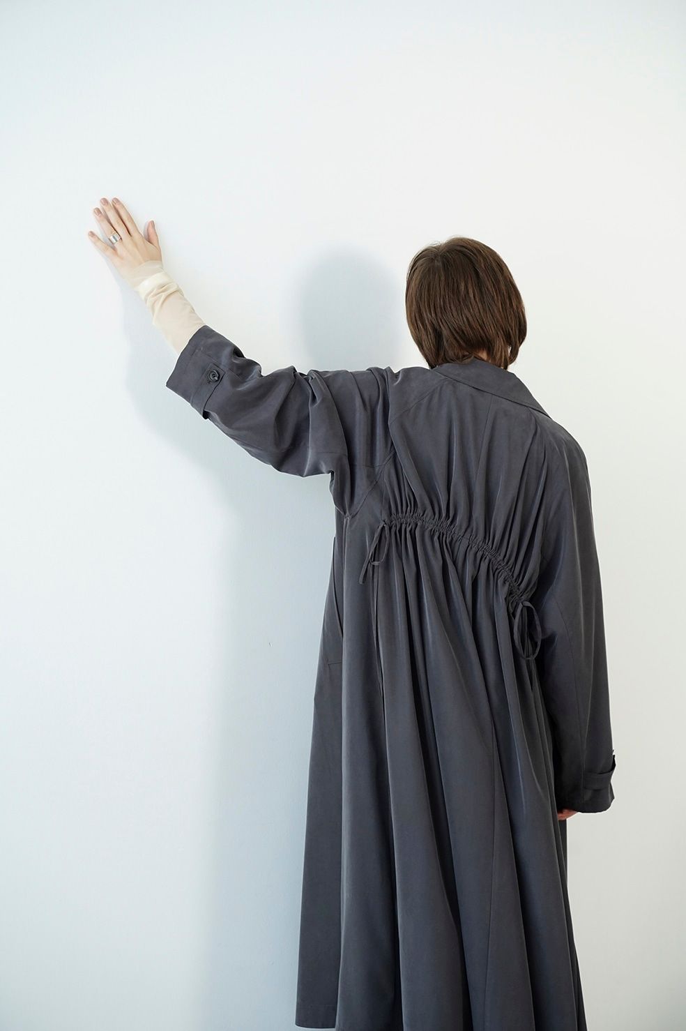 CLANE - バッグ ギャザー ドレス トレンチコート - BACK GATHER DRESS