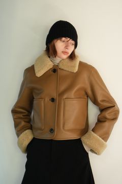 レザーショートコート - VEGAN LEATHER BOA SHORT JACKET - BEIGE