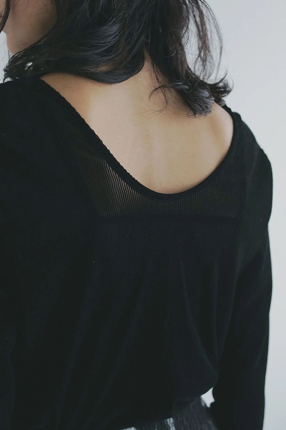 チュール フロッキー ストライプ トップス - TULLE FLOCKED STRIPE TOPS (BLACK)