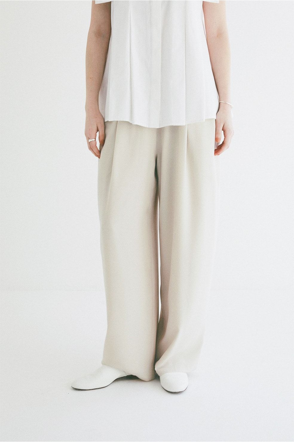 ドローストリングルーズタックパンツ - DRAWSTRING LOOSE TUCK PANTS (IVORY)