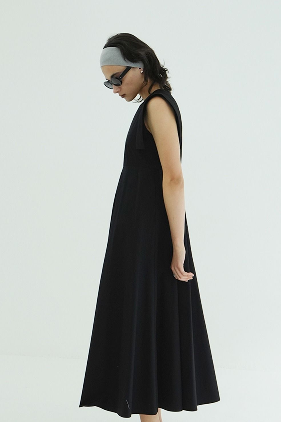 スクエアスリーブワンピース - SQUARE SLEEVE ONEPIECE (BLACK)