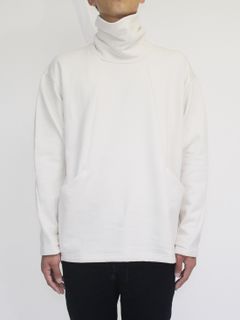 程よくエッジの効いたYUKI HASHIMOTOのセットアップコーデ