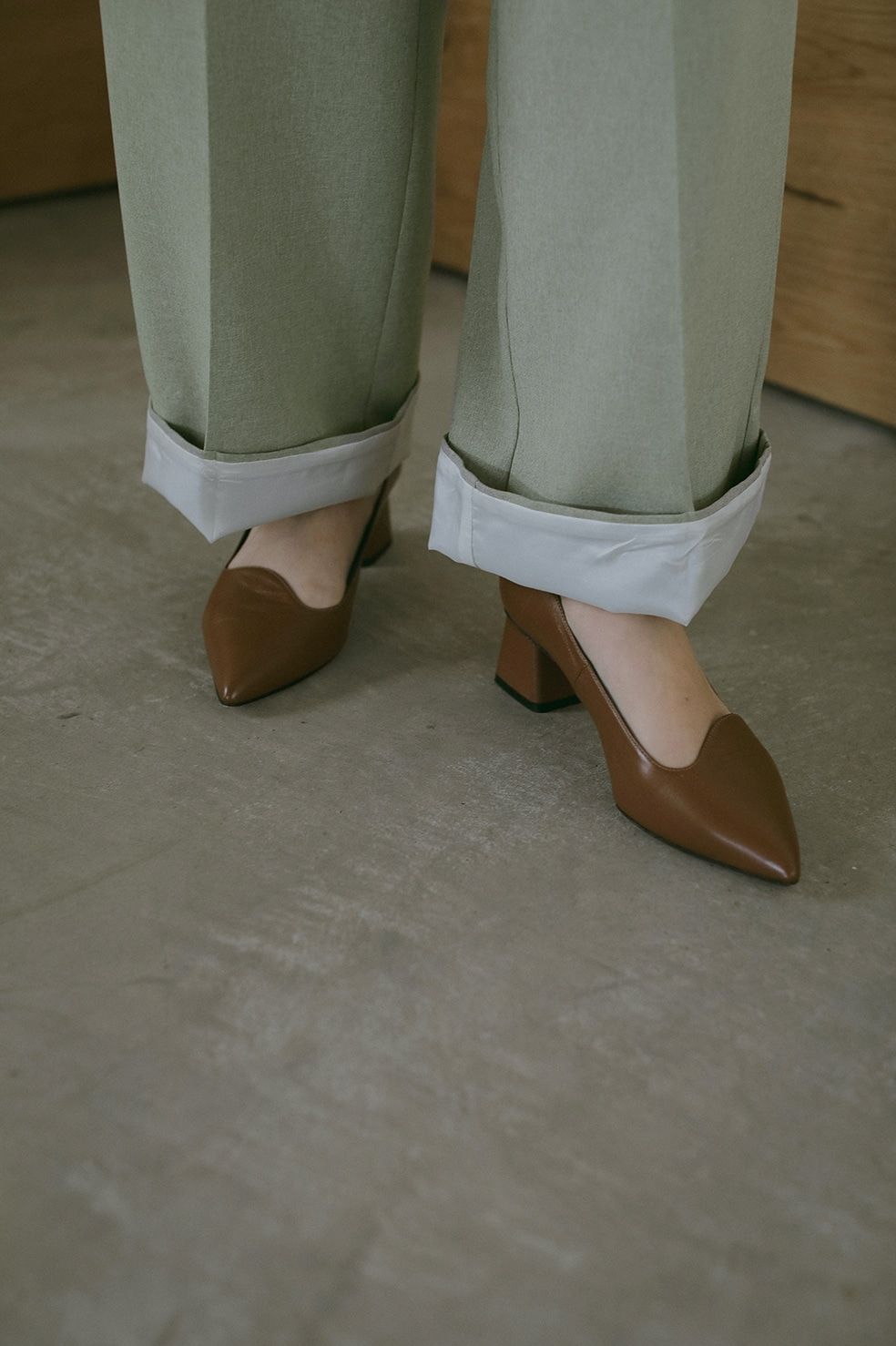 ストレートシルエット  -  BICOLOR HEM PANTS PISTACHIO