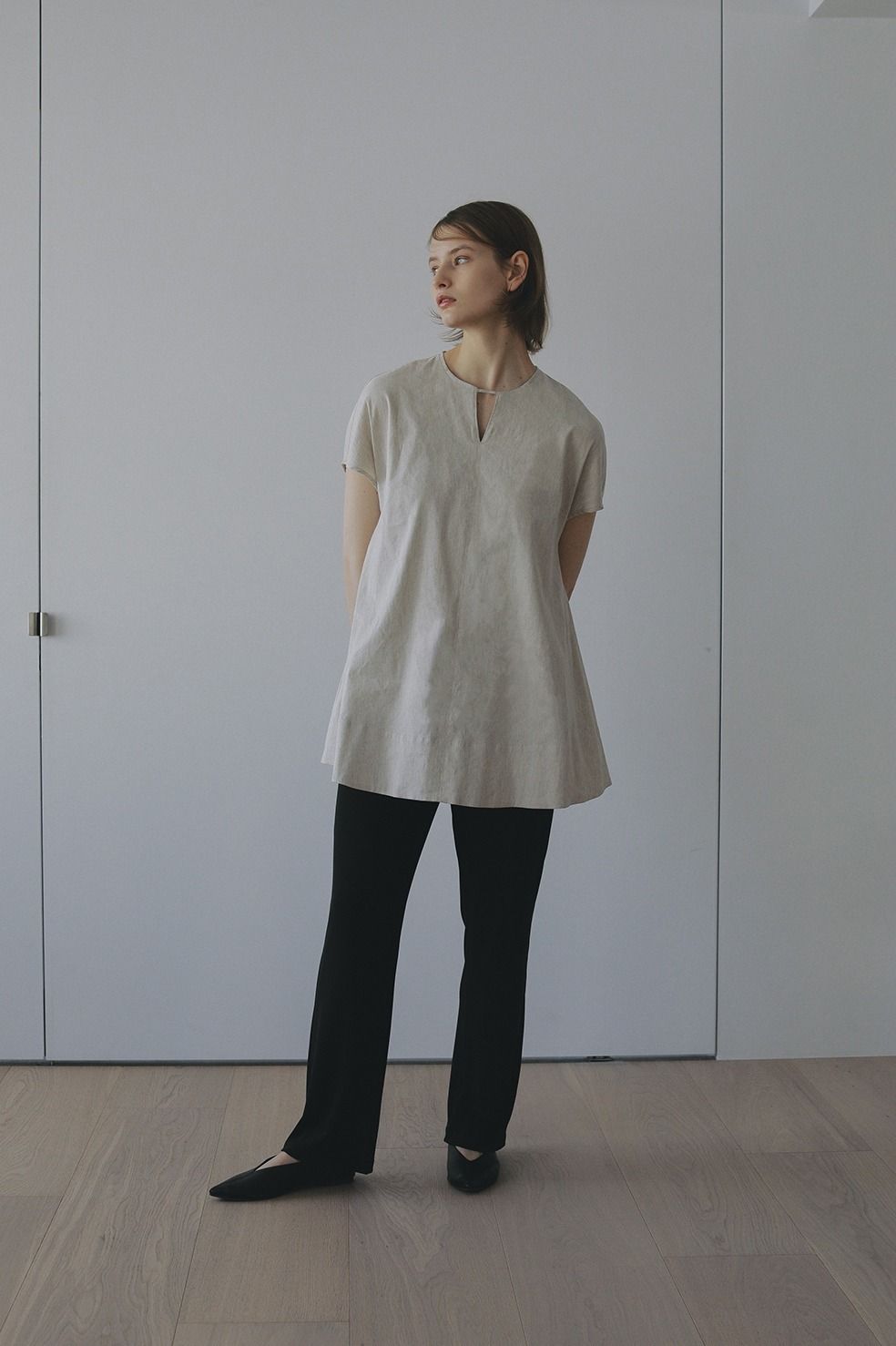 MANOF - バック オープン トップス - BACK OPEN TOPS - BEIGE