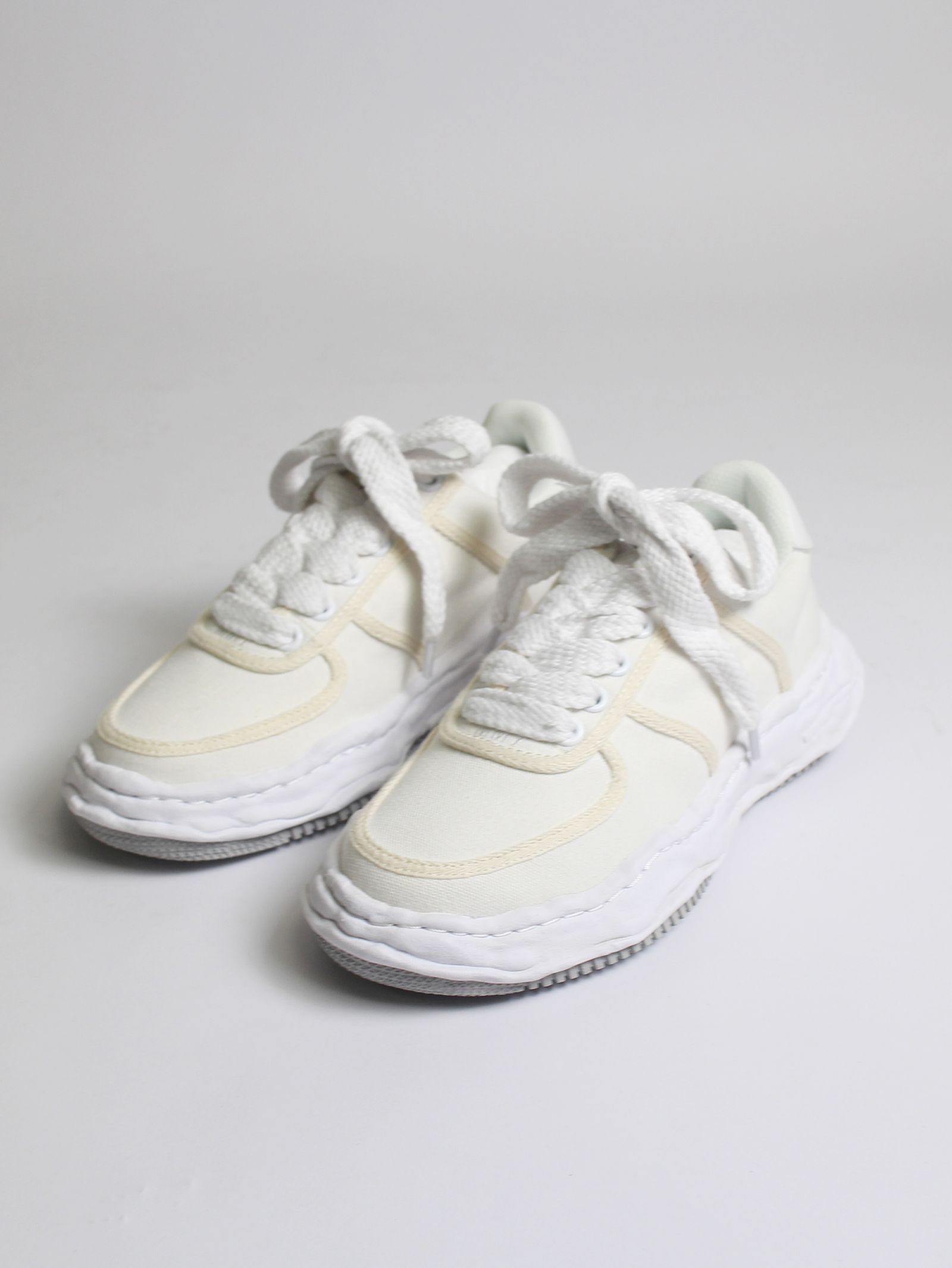 "WAYNE" OG Sole Canvas Low-top Sneaker   A07FW704 - WHITE