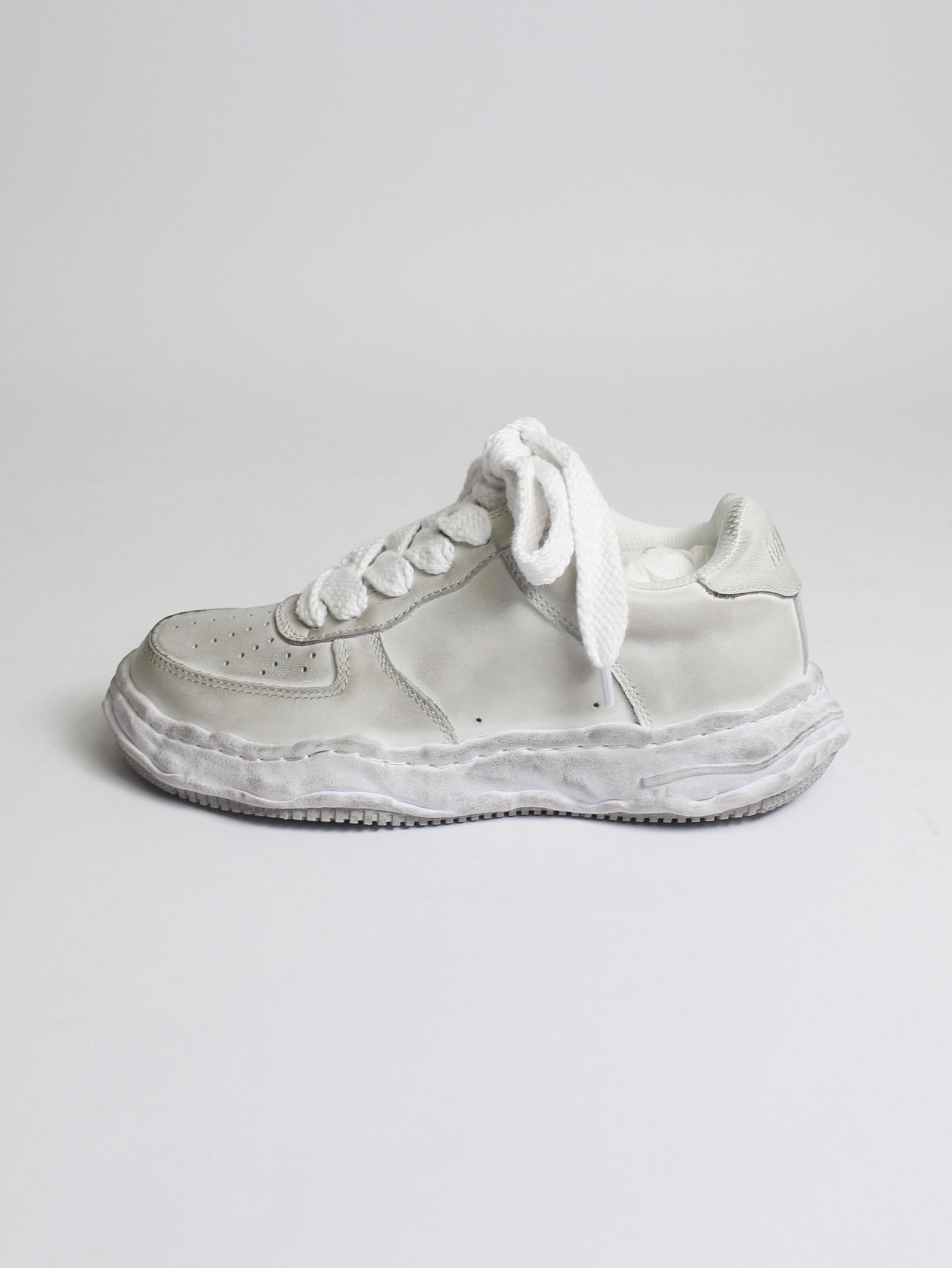 "WAYNE" OG DE Sole Leather Low-top Sneaker   A07FW706 - WHITE