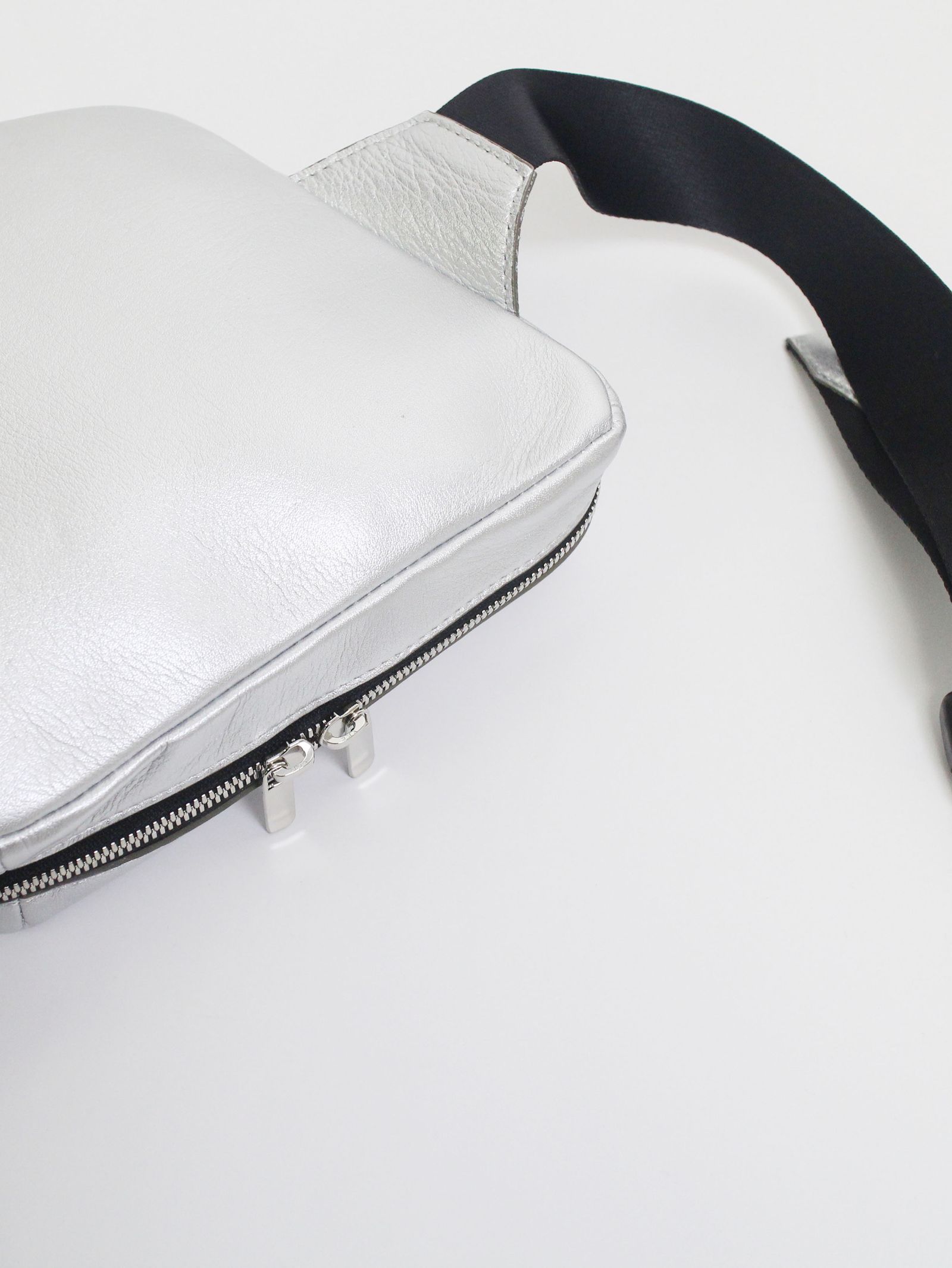ペンタゴンバッグ - 3D PENTAGON BAG SILVER
