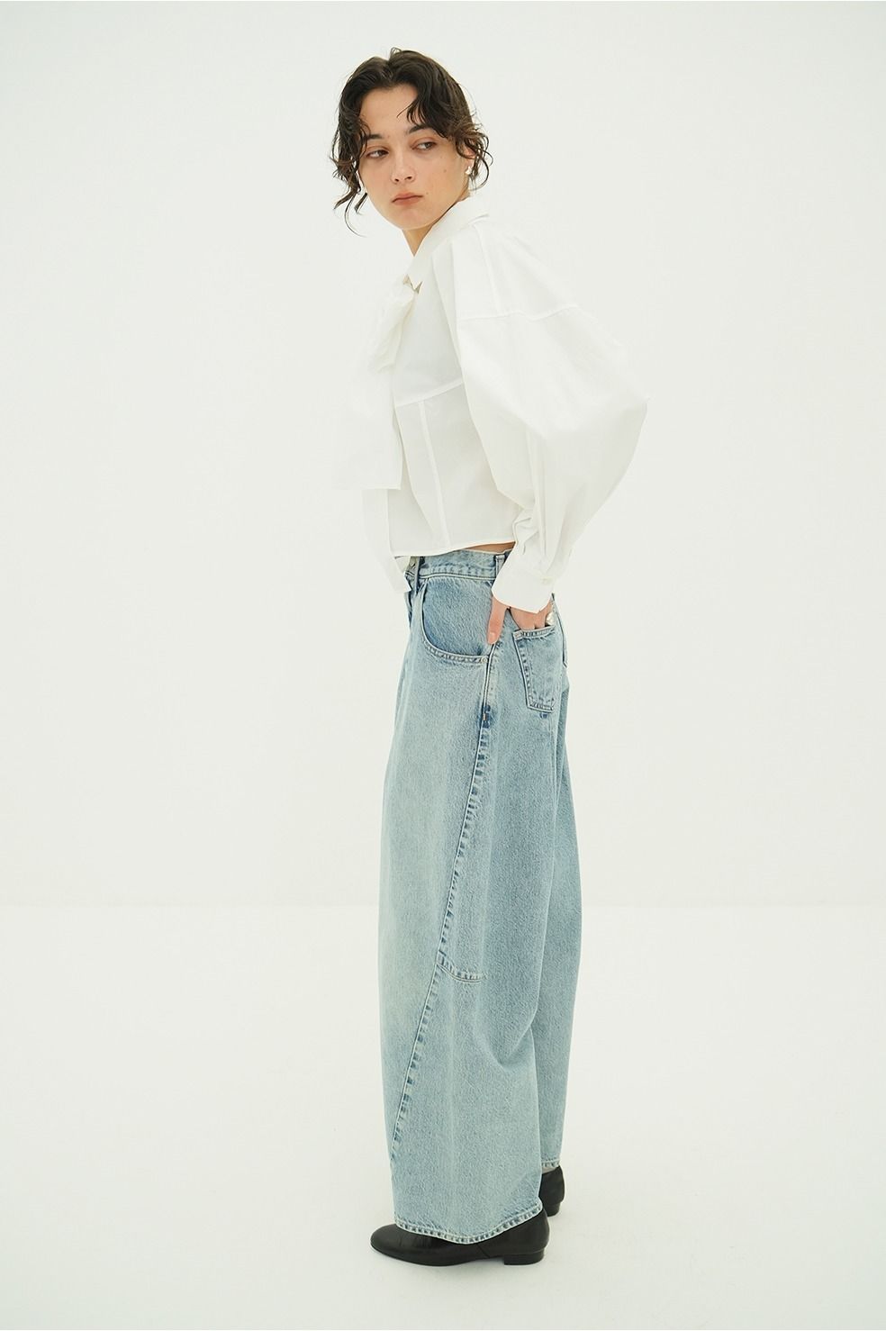 コクーン バルキー デニムパンツ -  COCOON BULKY DENIM PANTS (BLUE)