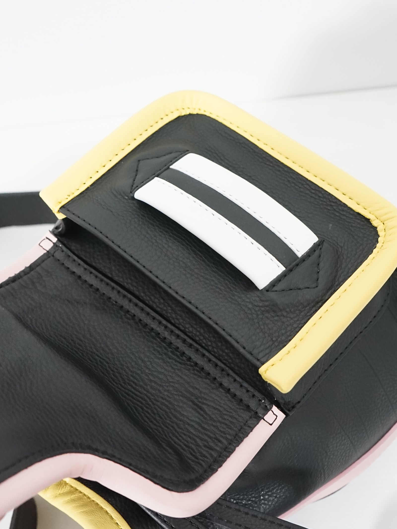 アルファデイ バケットハンドバッグ -  PINK-YELLOW-BLACK