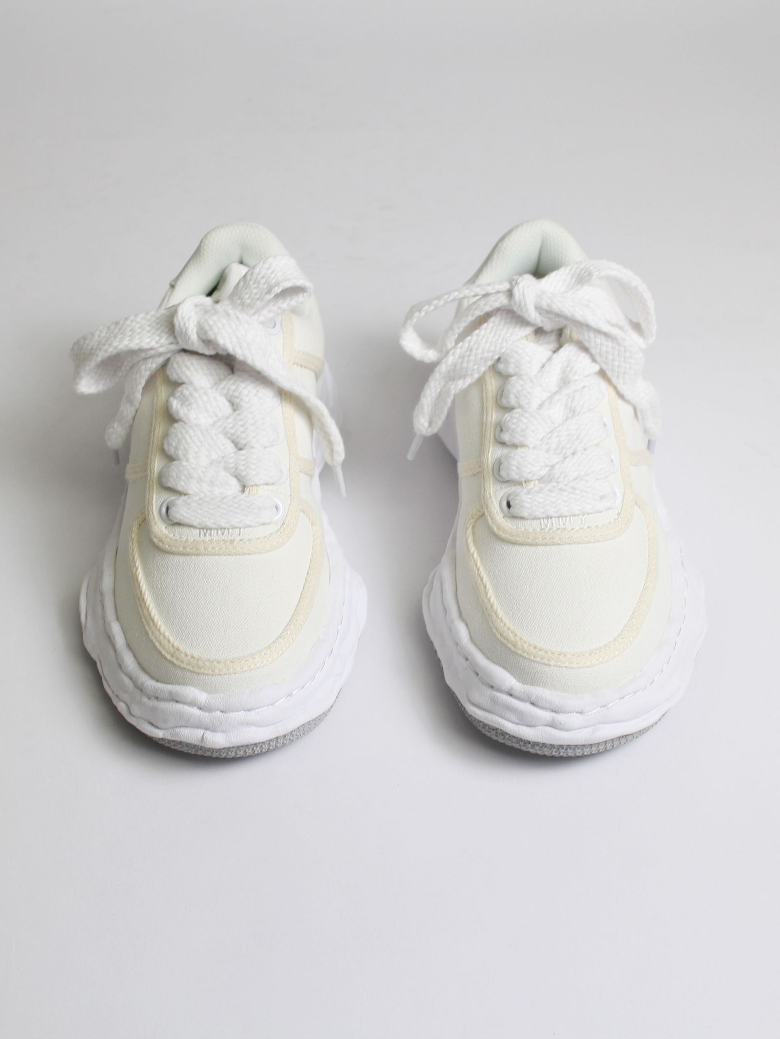 "WAYNE" OG Sole Canvas Low-top Sneaker   A07FW704 - WHITE