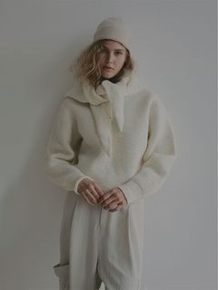 バンピーストールニットプルオーバー（ホワイト）