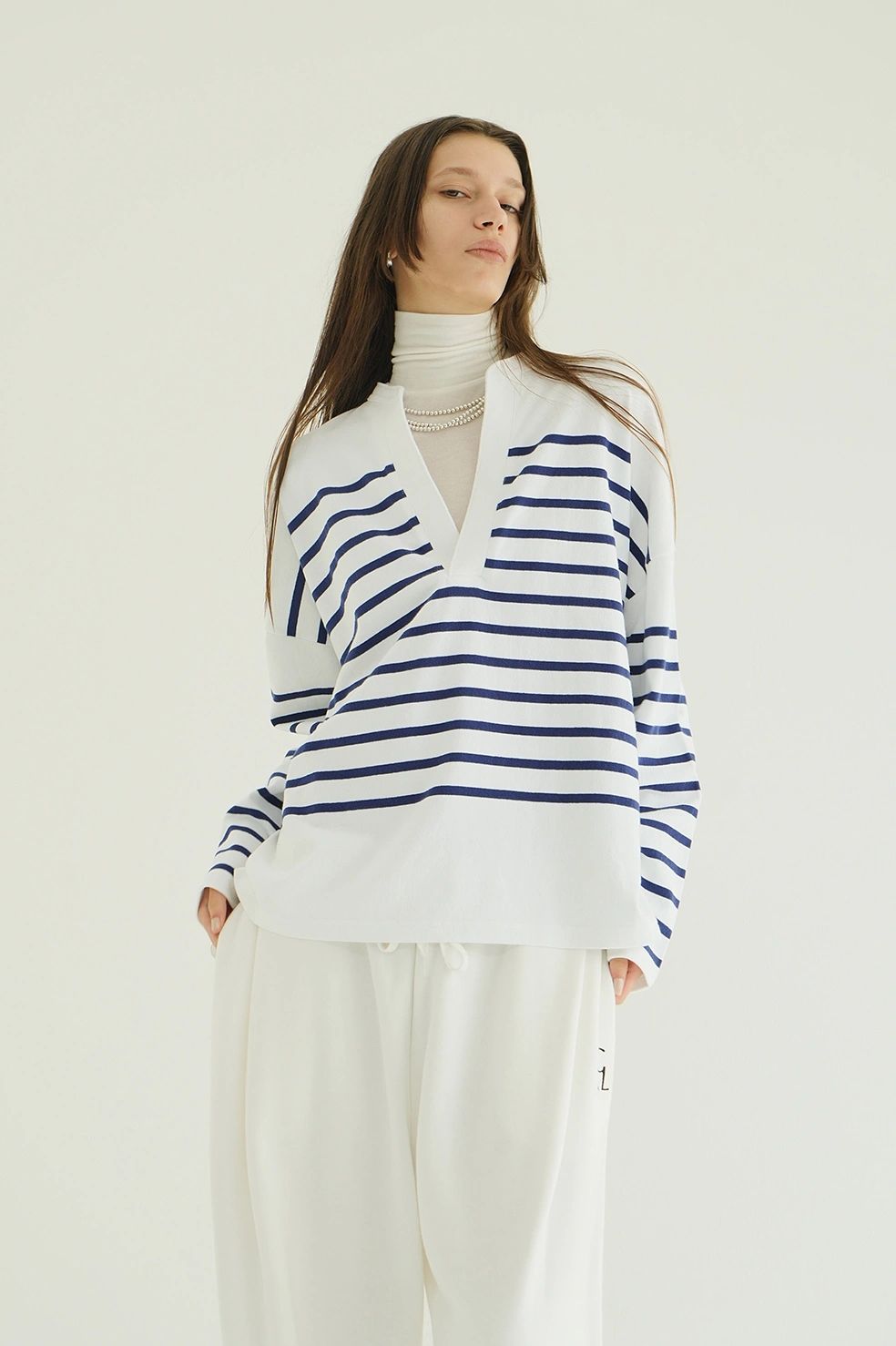 ヘンリーネックデザイントップス - WIDE HENRY NECK BORDER TOPS (WHITE)