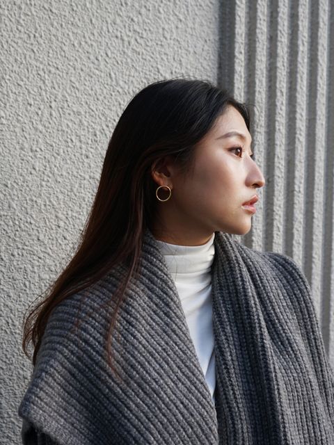 羽織るだけでこなれ感を演出、ETREの新作レイヤードスタイル