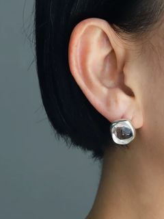 【 両耳用ピアス】 グラストウピアス - SV