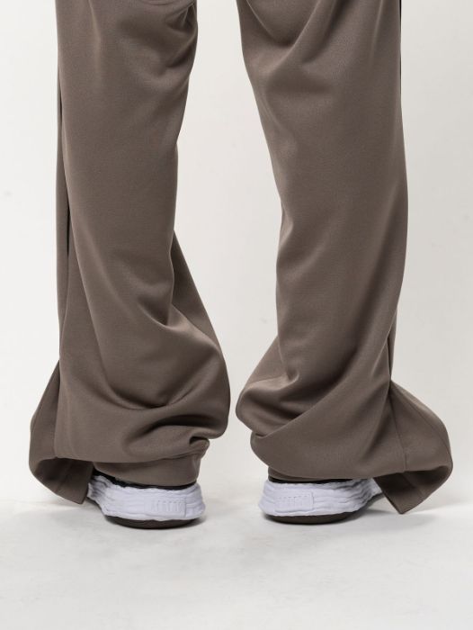 フォールデッド トラックパンツ - Folded Track Pants （BEIGE)