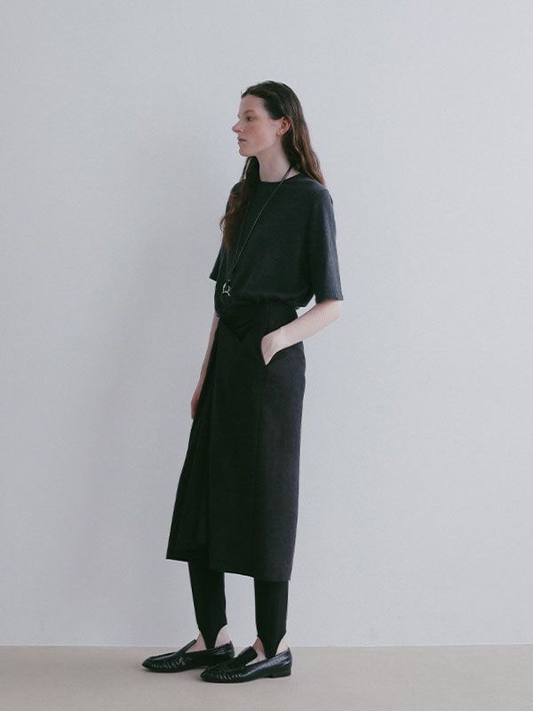フロントデザインIラインスカート (BLACK)