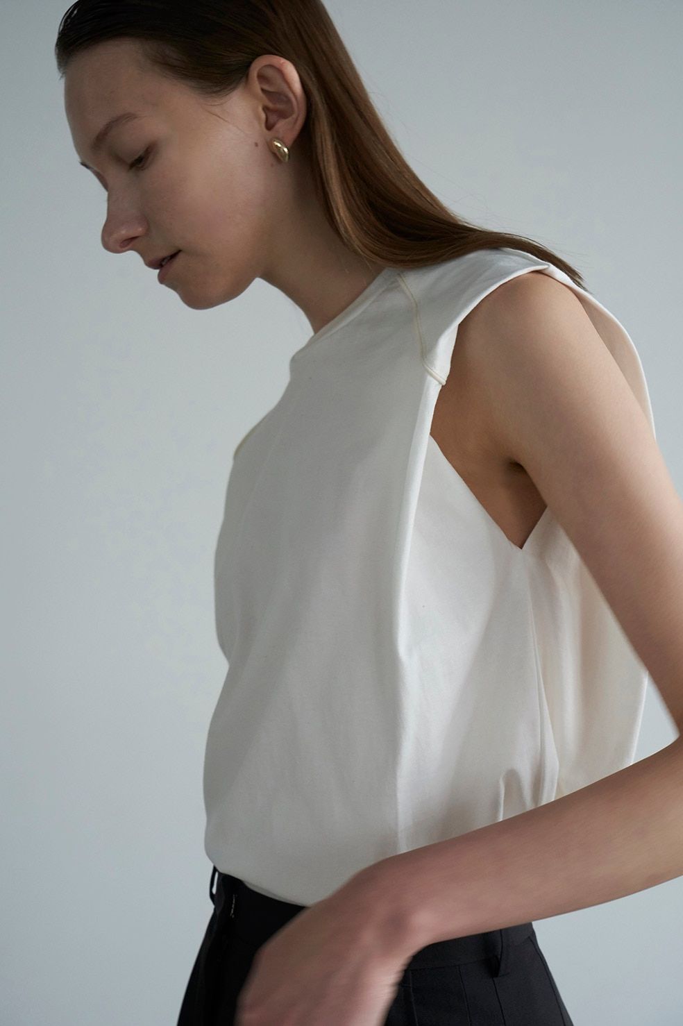 CLANE - ノースリーブトップス - POWER SHOULDER TOPS - WHITE