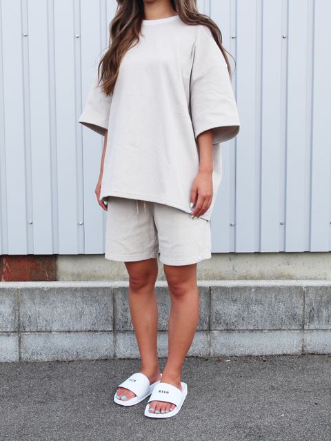 お洒落だけど快適、THING FABRICSのセットアップスタイル