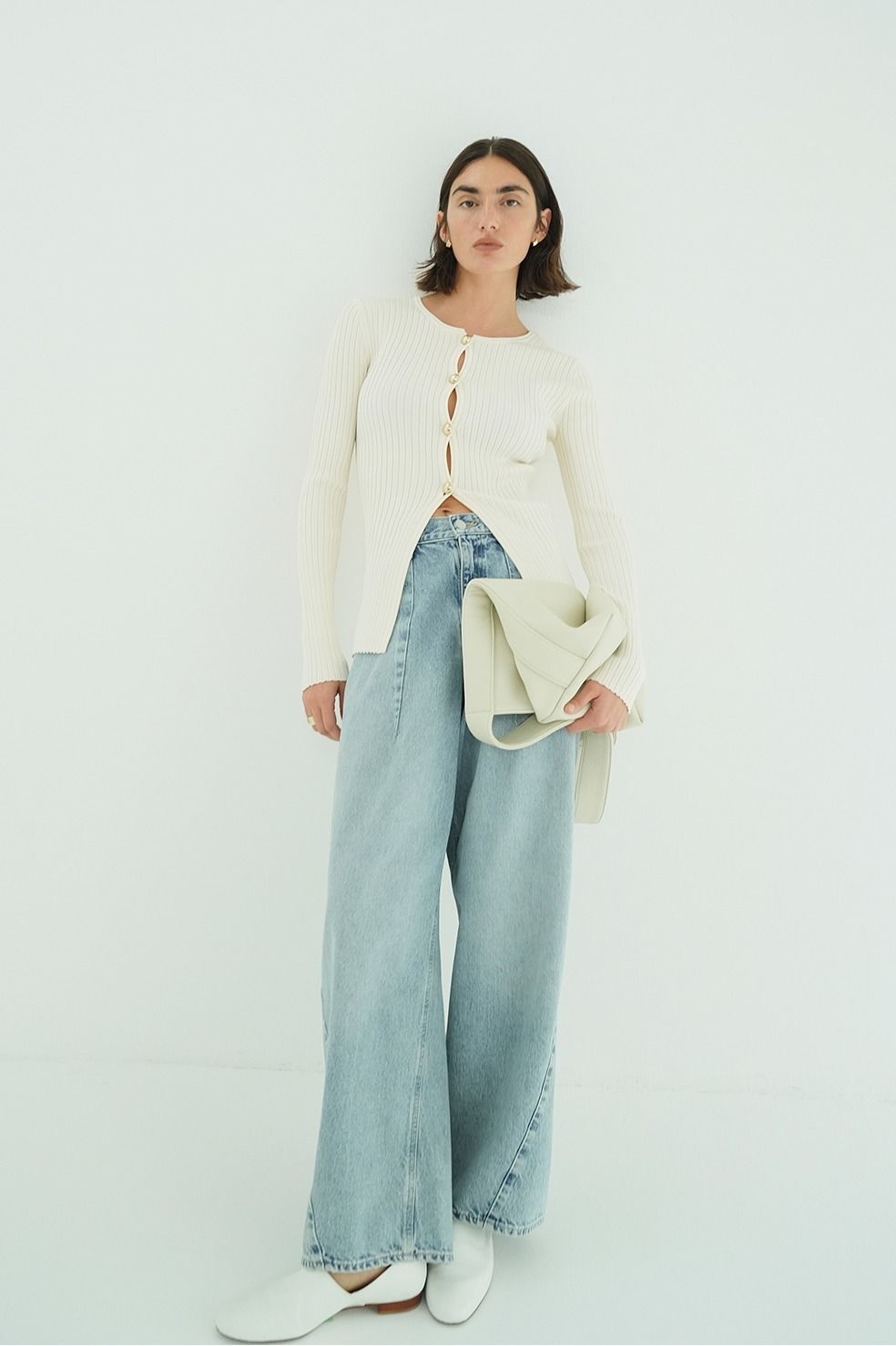 ダブルフェイスニットトップス - W FACE GOLD BUTTON KNIT TOPS (IVORY)