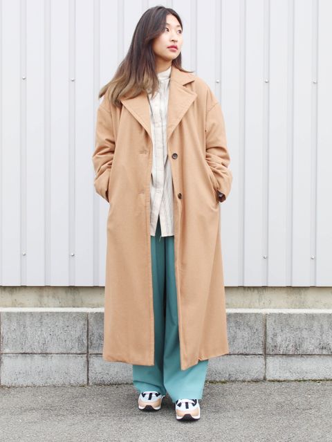 スッキリと女性らしいCLANEの新作ダウンコートスタイル
