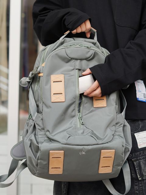 MIHARAでまとめる、都会的ミニマルショーツスタイル