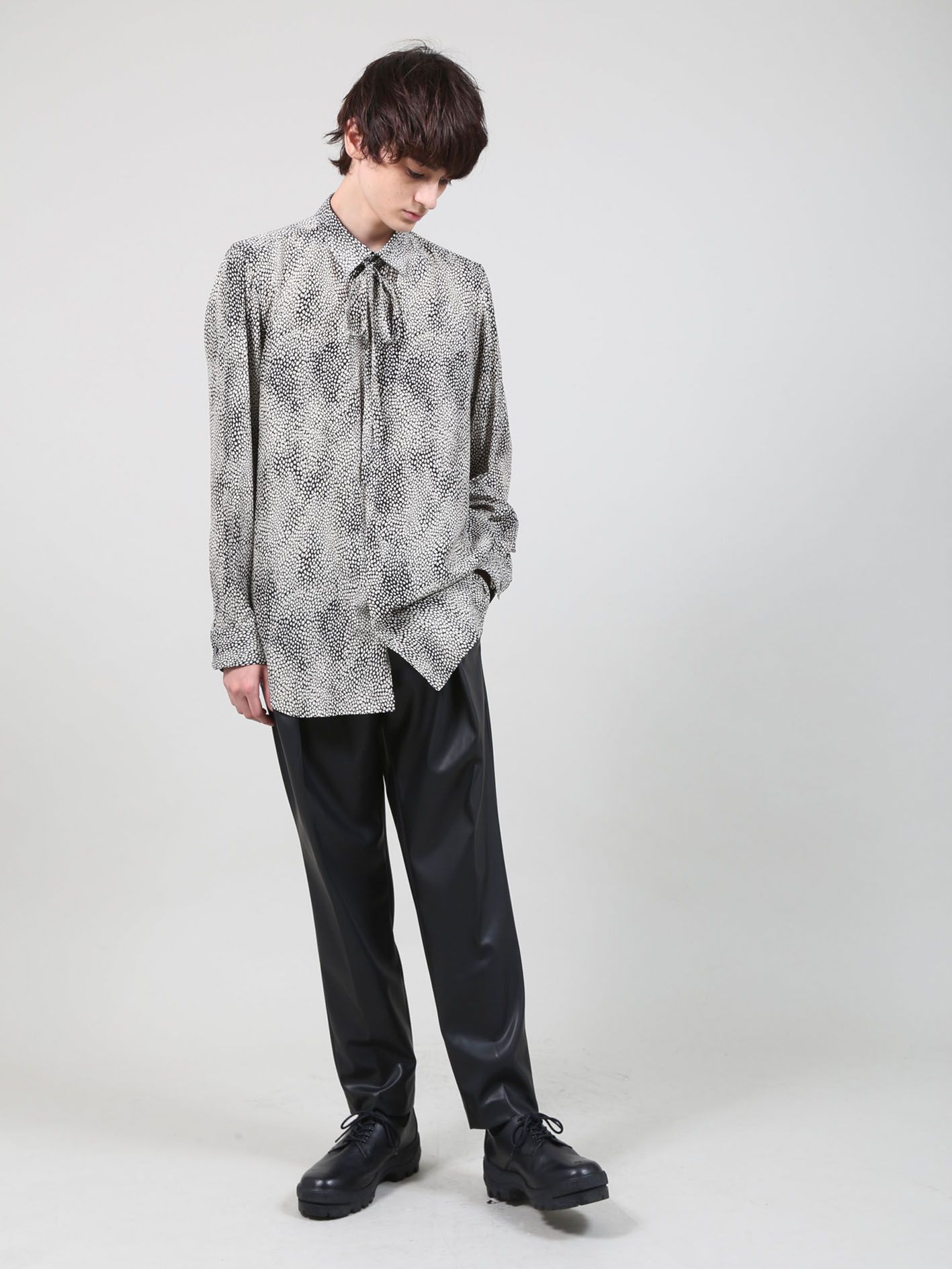 フェイクレザー2タックパンツ -  Faux Leather 2 Tuck Pants - BLACK