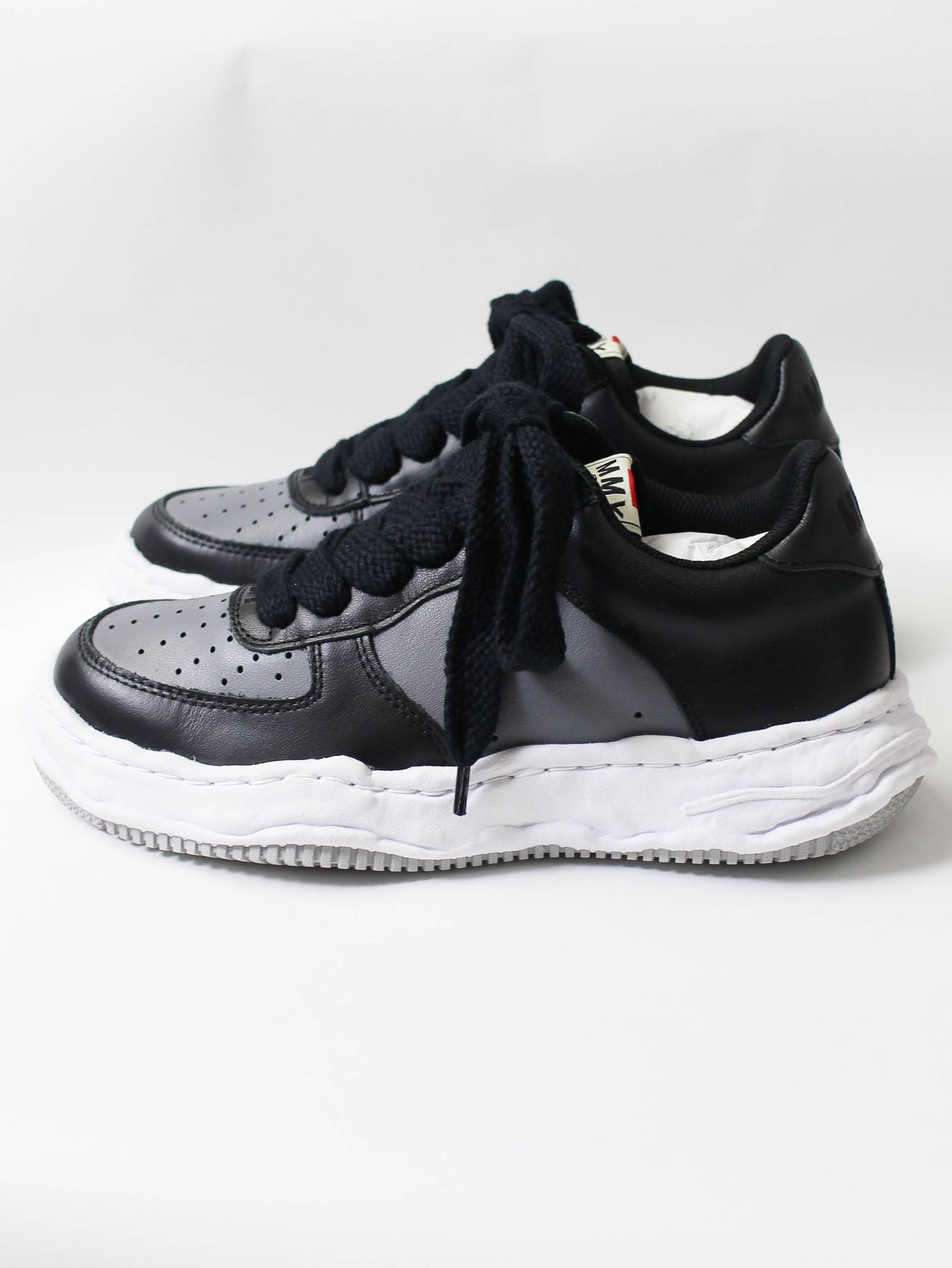 "WAYNE" OG Sole LEATHER Low-top Sneaker - BLACK×GREY
