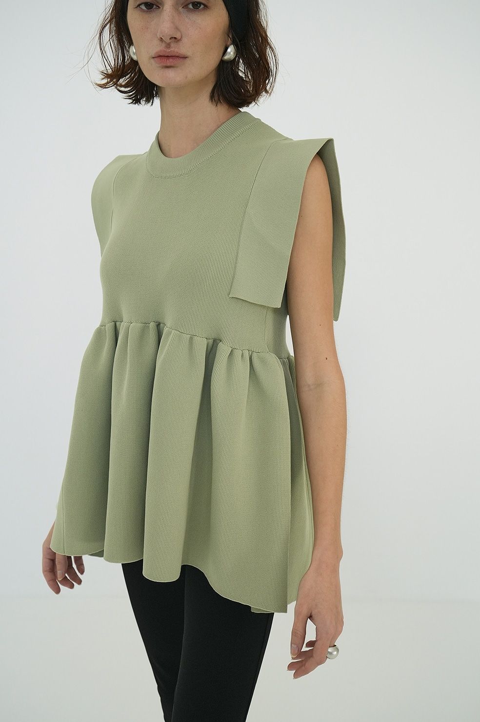CLANE - 【25SS】 SQUARE SLEEVE GATHER KNIT TOPS - GREEN