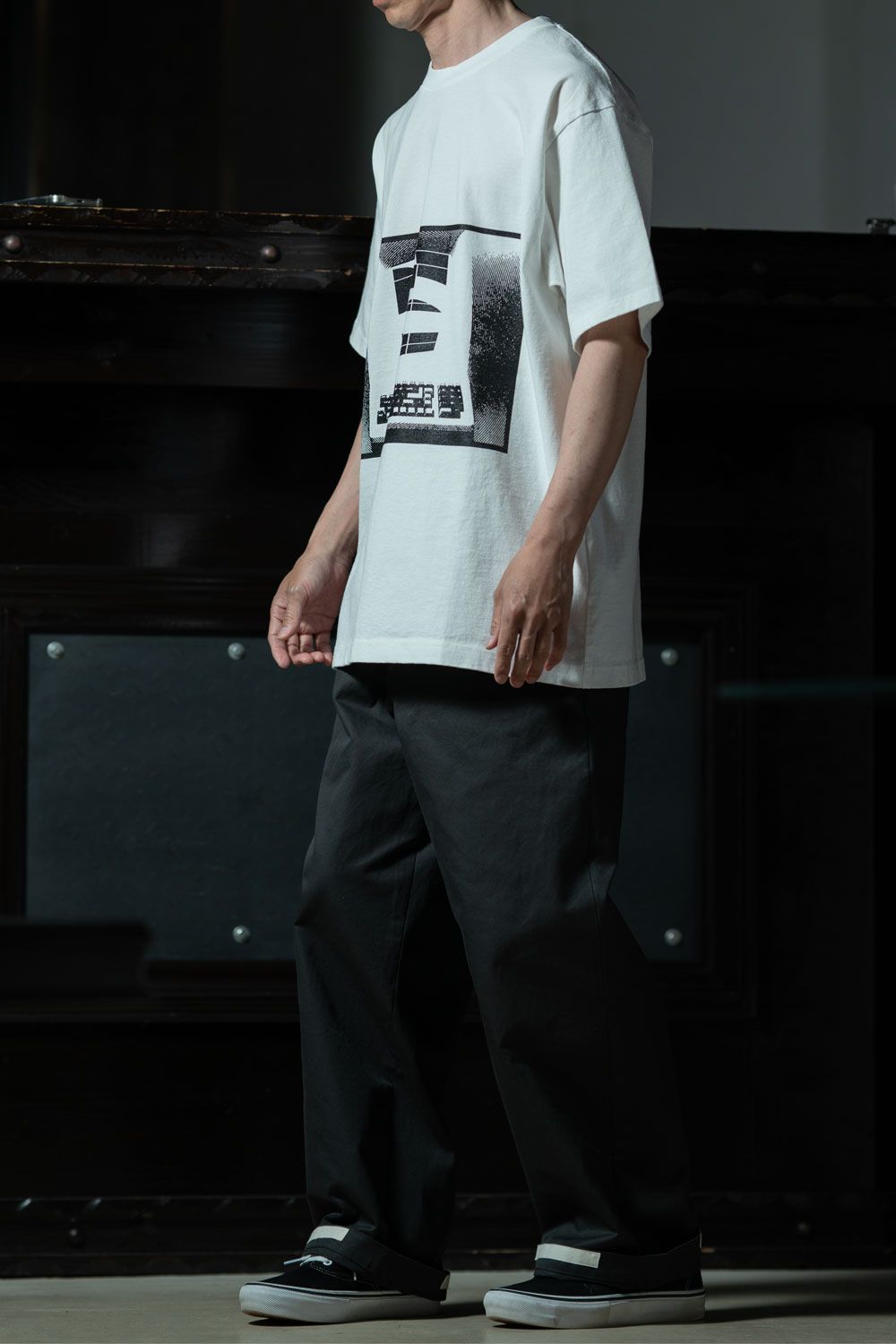C.E MD Corporate Entity T × YOUTH OF THE WATER 261-03002 Cotton Pants、素材感で魅せる上品ミニマルコーデ