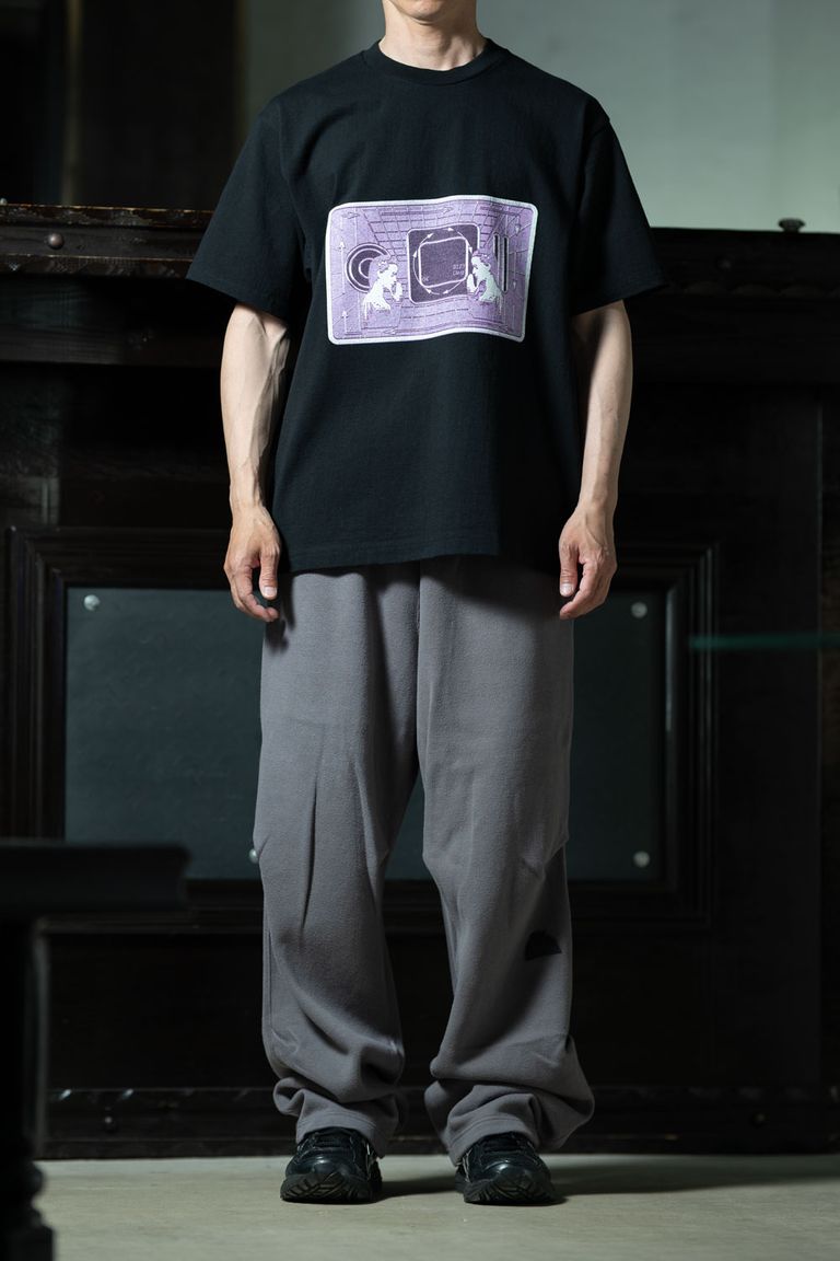 C.E One Dimensional Projection T × DBL Knit Jog Pants Khaki、オールC.Eで組むカーキ配色のジョグパンツコーデ