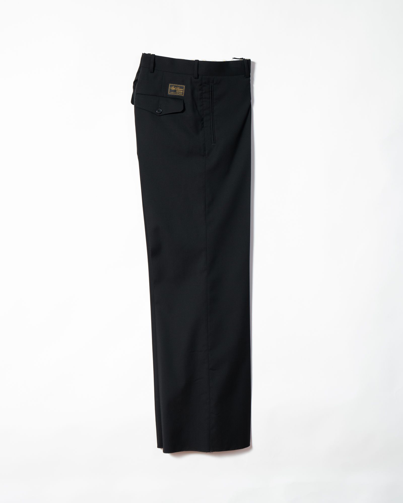 Classic straight pants with 2 back pockets