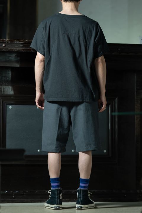 amachi. × T.T × C.E｜アーミーショーツで抜いたクラフト感のある夏コーデ