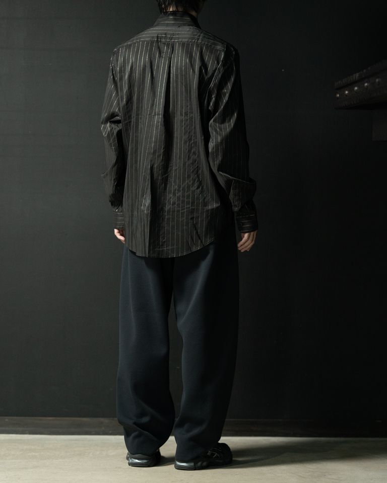 身長168cm 体重55kg 着用サイズM  ゴールドストライプクラシックシャツ。65% ACETATE 35% POLYESTER