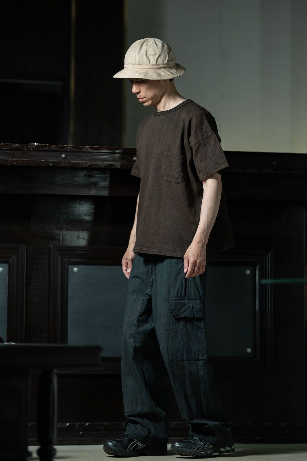 amachi. Double Knee Cargo × T.T Tee、軽量カーゴで仕上げる初夏の実用派