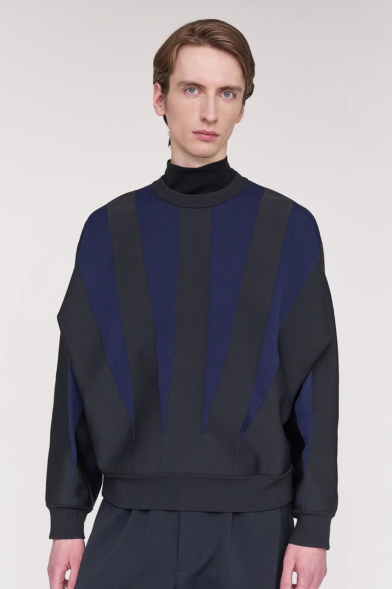 Conic Pullover