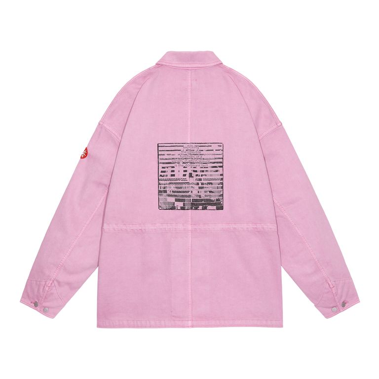 100%コットン。ボタンアップ。比翼フラップ。セットインスリーブ。後ろ身頃裏にパッチ。左袖上部にシリコンパッチ。前身頃にパッチポケット。ウエスト裏にドローストリング。袖にボタン。ワイドシルエット。オーバーダイウォッシュ加工。日本製。