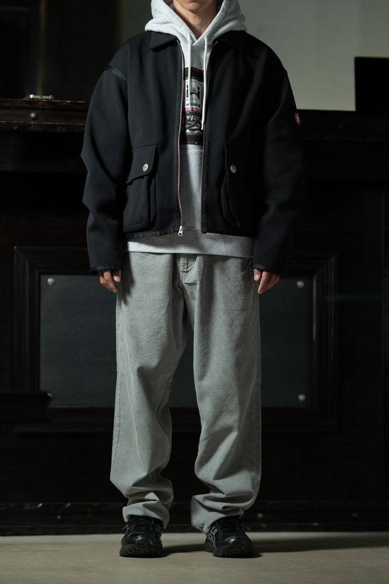 C.E Smooth Zip Up コーデ｜グレーフーディ × コーデュロイパンツのC.E完全統一レイヤード