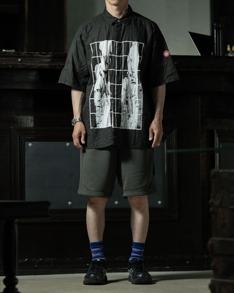 STYLE NO. 1137 C.E MD Guy Short Sleeve Shirt × PE Jersey Jog Shorts Charcoal、チャコールジャージショーツで作る軽快コーデ