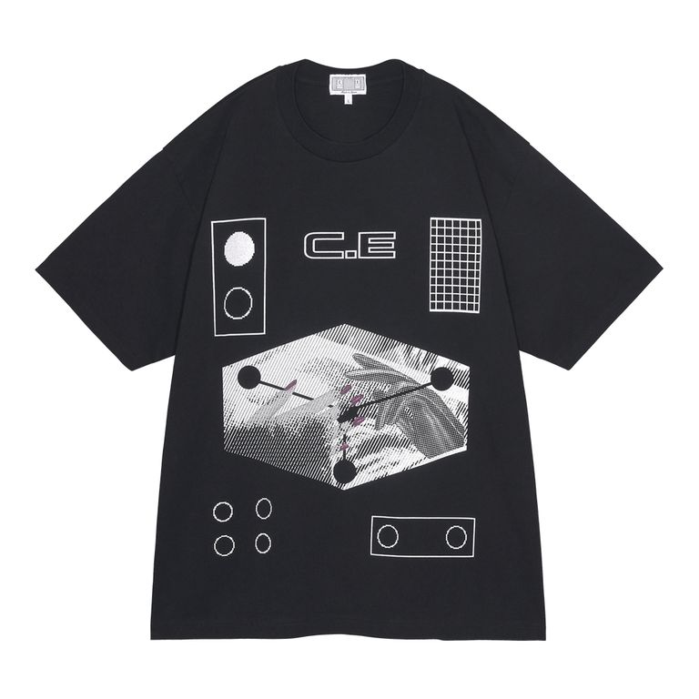 100%コットン。プルオーバー。クルーネック。セットインスリーブ。前身頃にグラフィック。後ろ身頃ショルダーにCAV EMPT。ウォッシュ加工。日本製。
