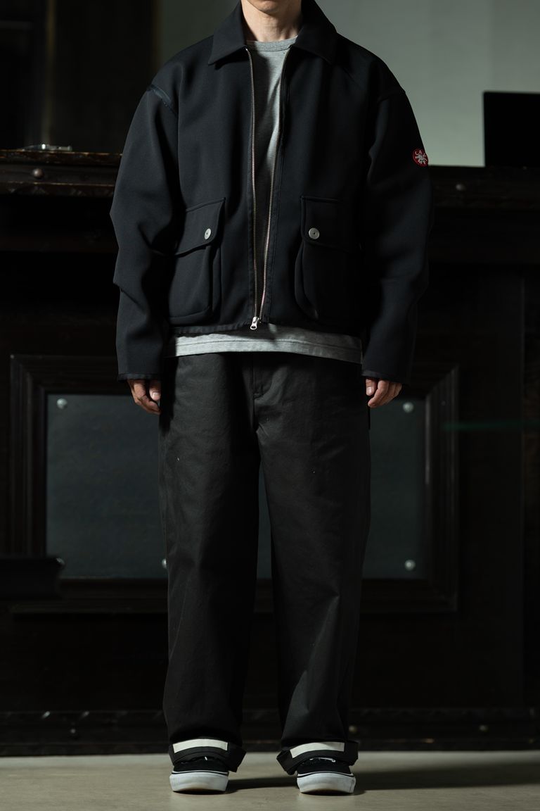 C.E Smooth Zip Up コーデ｜YOUTH OF THE WATER コットンパンツ × チャコールグレーの異ブランドMIXスタイル