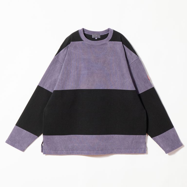 （PURPLE2）
100%コットン。厚手天竺生地。ボーダーストライプ。プルオーバー。クルーネック。セットインスリーブ。後ろ身頃ショルダーに刺繍でCAVEMPT。左袖上部にシリコンパッチ。裾にスリット。ワイドシルエット。オーバーダイウォッシュ加工。日本製。