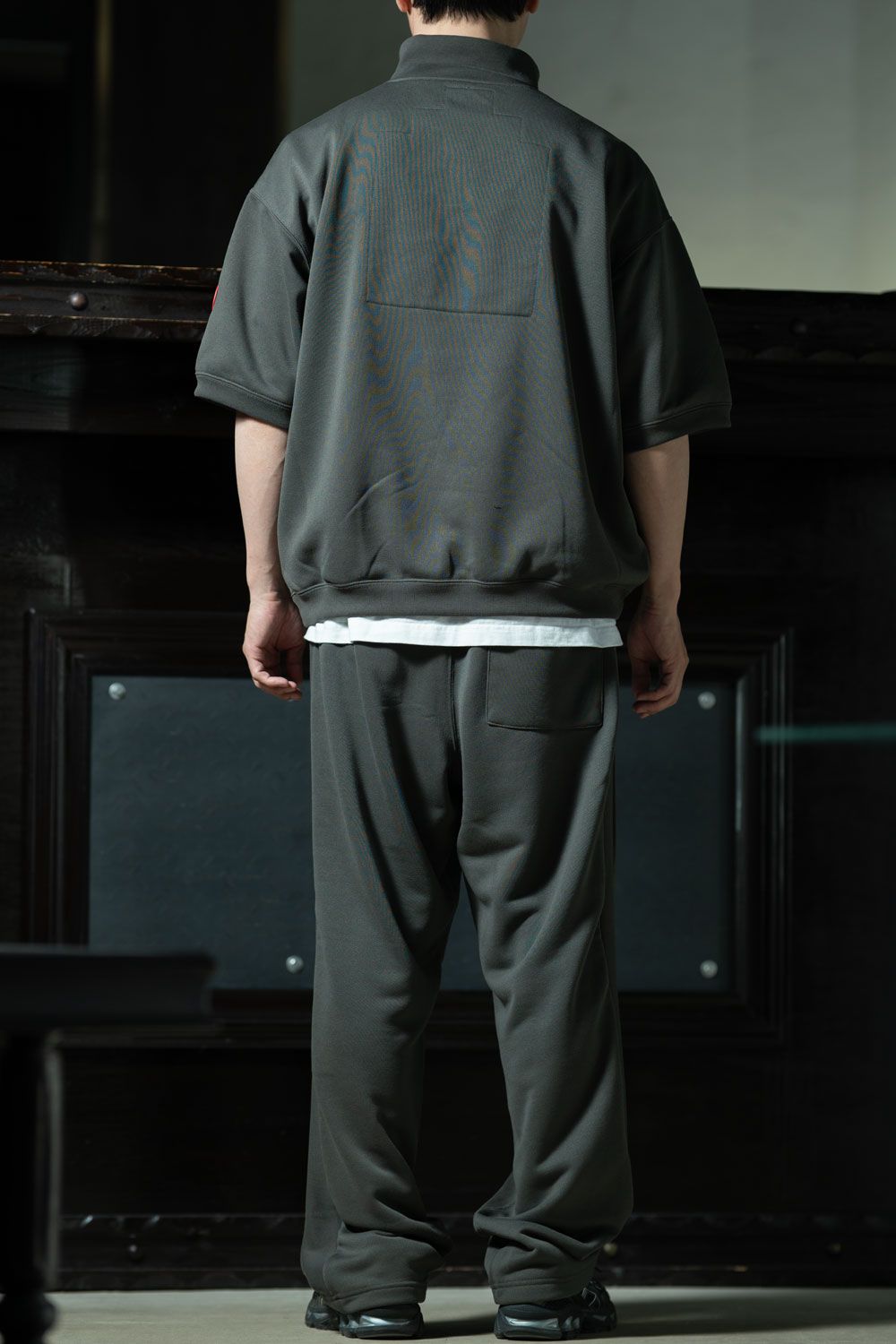 Jersey Setup — C.E PE Jersey Half Zip × Jog Pants、ポリエステルジャージで組む夏のオールC.Eスタイル