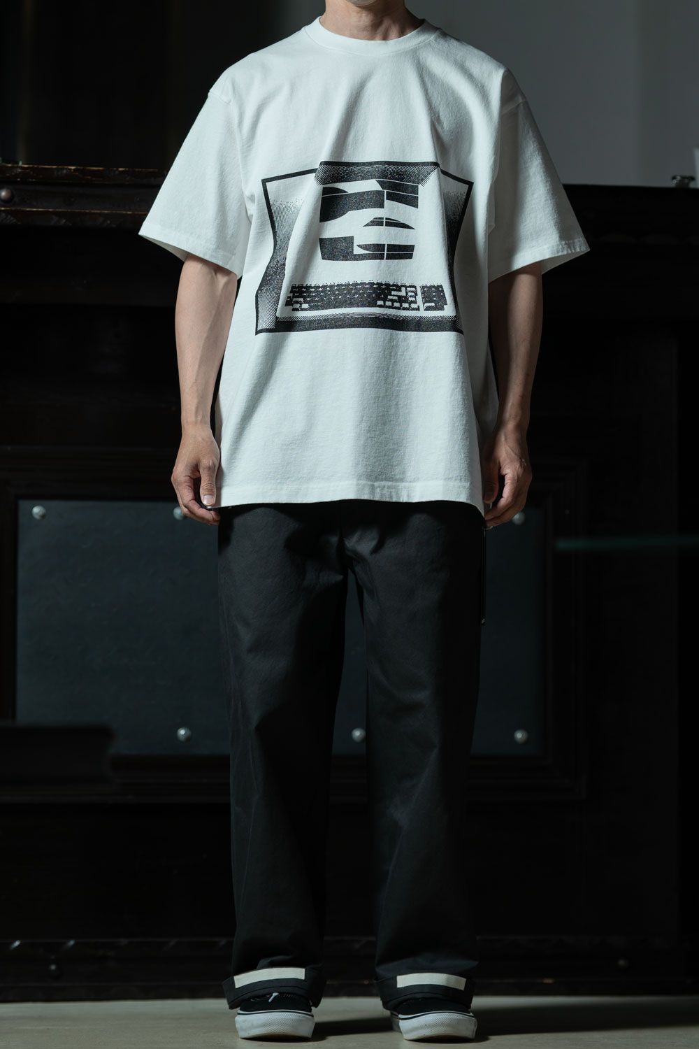 C.E MD Corporate Entity T × YOUTH OF THE WATER 261-03002 Cotton Pants、素材感で魅せる上品ミニマルコーデ