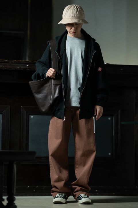 Craft × Organic Craft × Organic — C.E × YOUTH OF THE WATER × T.T、柿渋テラコッタとブラックが対話するスタイル