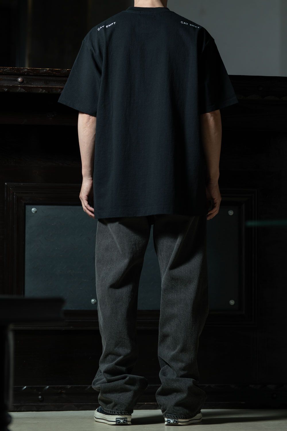 C.E Hrc T × YOUTH OF THE WATER Denim、漆黒ワントーンで魅せる初夏の抜き感コーデ