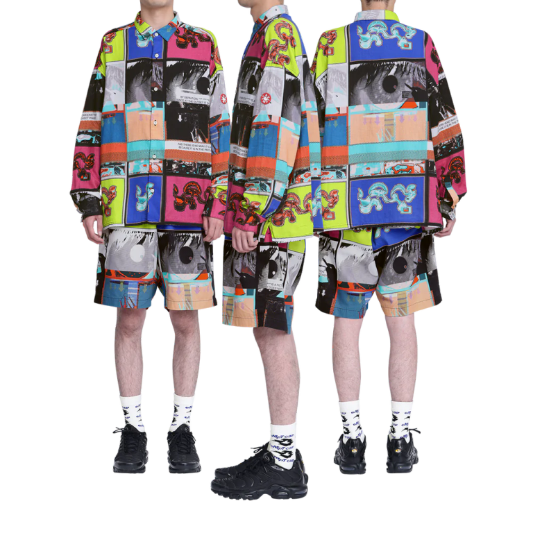 100%コットン。ガーゼ生地。レギュラーポイントカラー。全面にグラフィック。左袖上部にシリコンパッチ。シングルカフス。裾脇にスリット。ワイドシルエット。バイオウォッシュ加工。日本製。