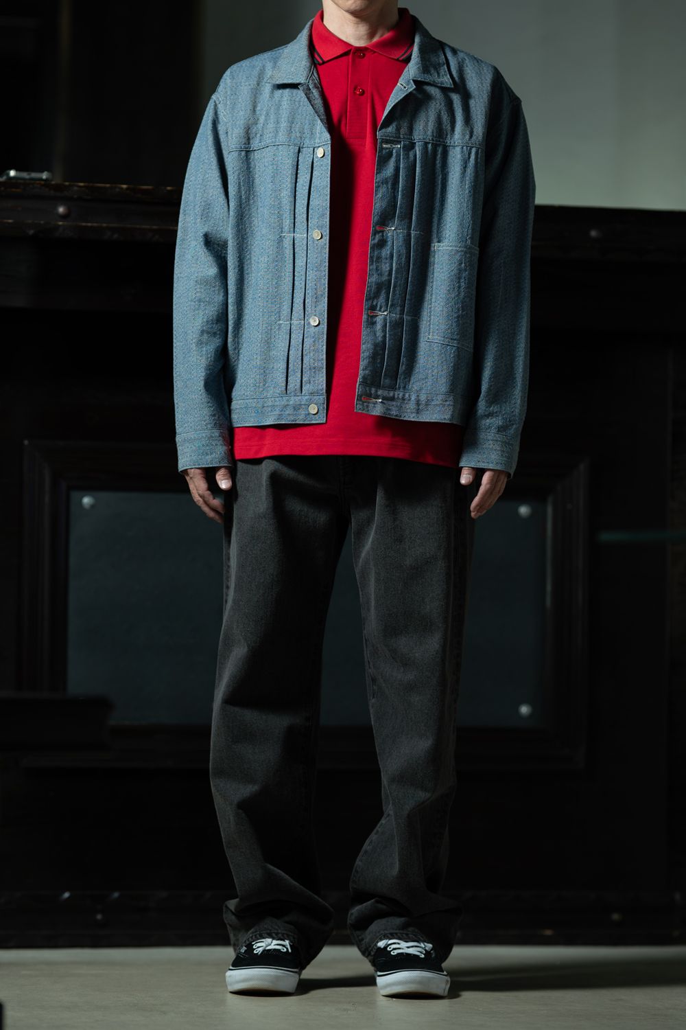 T.T × Kris Van Assche × FRED PERRY — Lot.309 Buckle-Backed Jacket × レッドポロシャツ × チャコールデニム | ALTERFATE