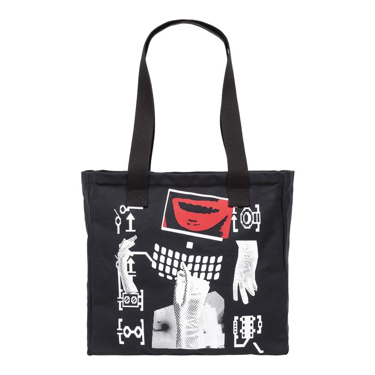 100%コットン。厚手キャンバス生地。トートバッグ。フロントにプリント、バックに刺繍でグラフィック。袋口にファスナー。ウォッシュ加工。W36cm x D15cm x H34cm.